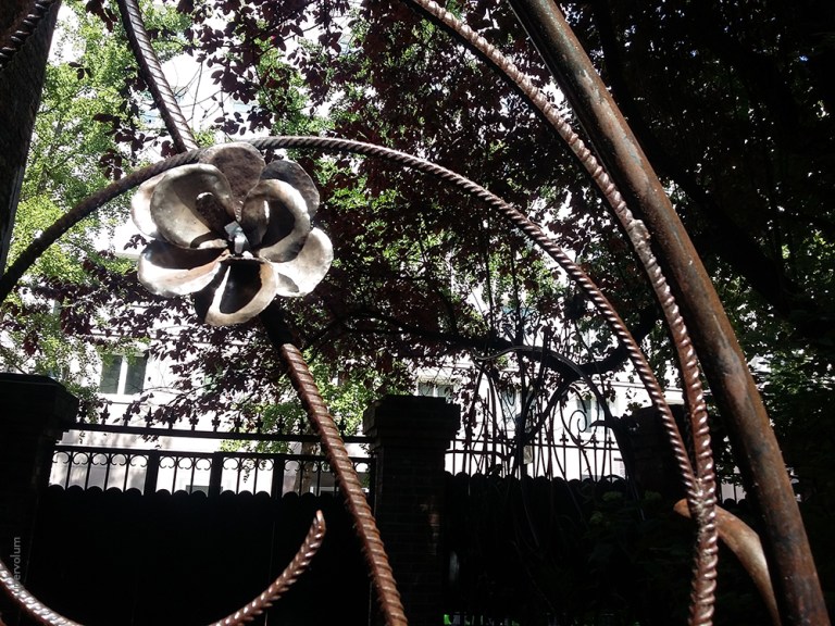 03 Chantal Grid - Nature inspired Metal Art - supervolum